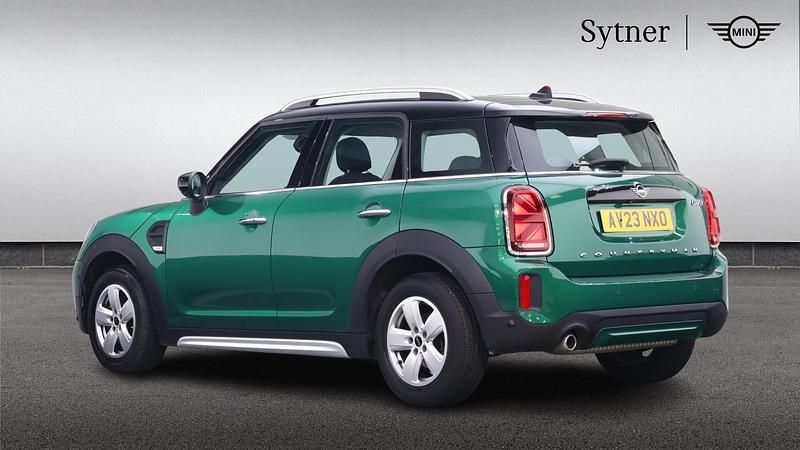 Usado Mini Cooper Countryman Classic 134 CV (98 kW) 2023 Verde SUV