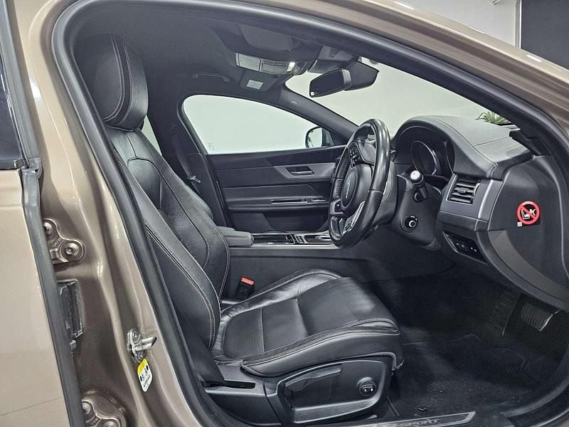 Used Jaguar XF R-Sport 180 HP (132 kW) 2016 Bronze Sedan
