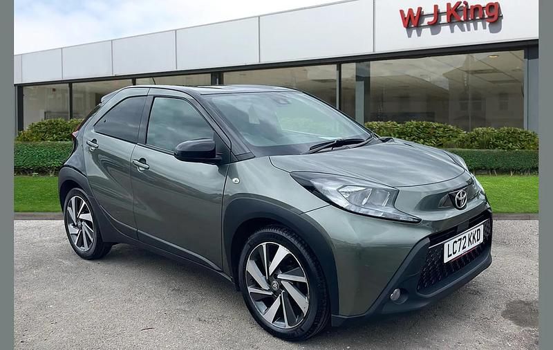 Green Used 2022 Toyota Aygo X SUV | £11,565 - Image 1/4