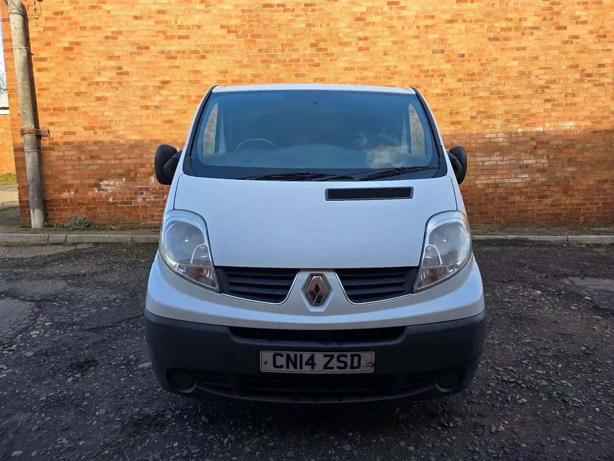 Used Renault Trafic 115 HP (84 kW) 2014 White MPV