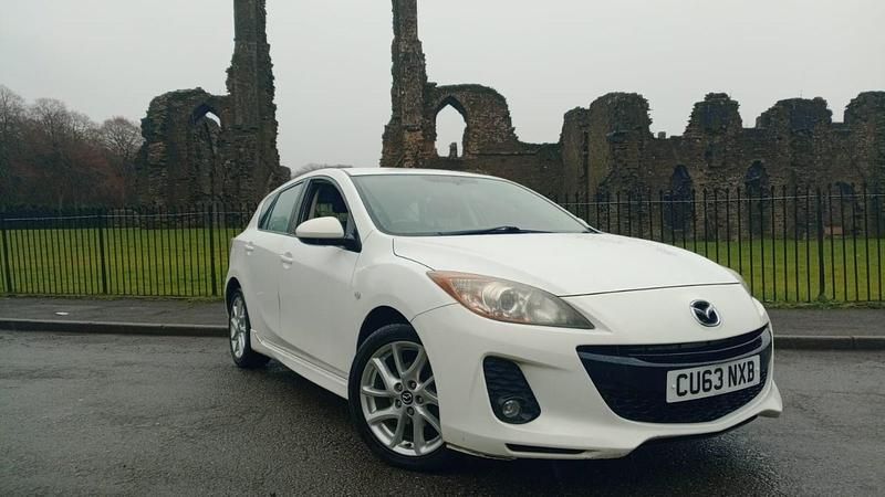 Used Mazda 3 105 HP (77 kW) 2013 White Hatchback