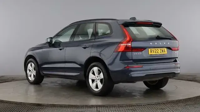 Used Volvo XC60 Momentum 250 HP (183 kW) 2022 SUV