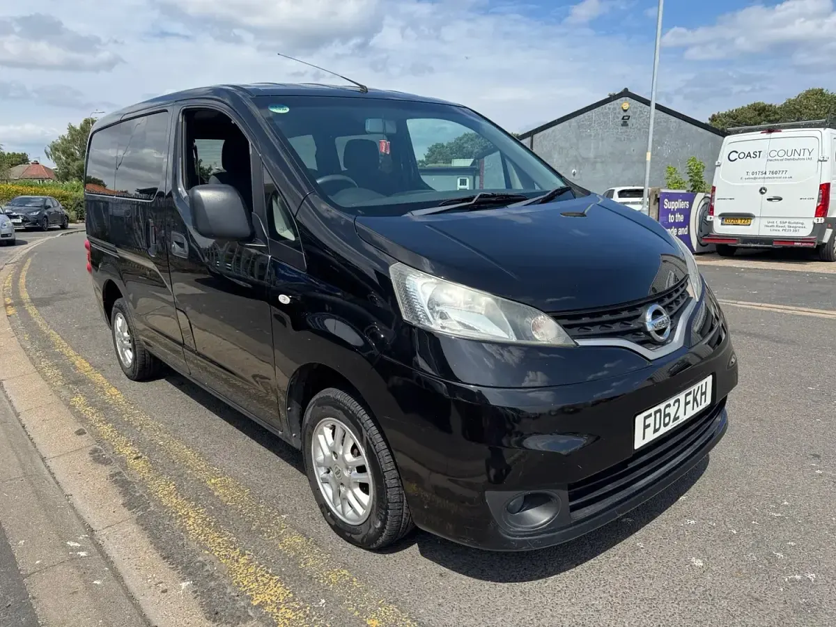 Used Nissan NV200 SE 89 HP (65 kW) 2012 Black MPV