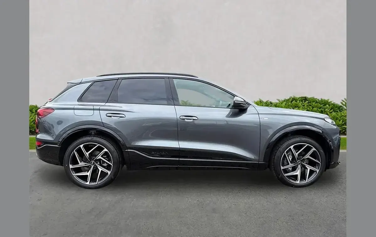 New Audi Q6 e-tron Black Edition 221 kW (301 HP) 2026 Other SUV