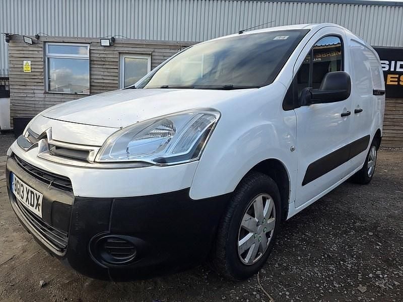 Used Citroën Berlingo 90 HP (66 kW) 2013 White MPV
