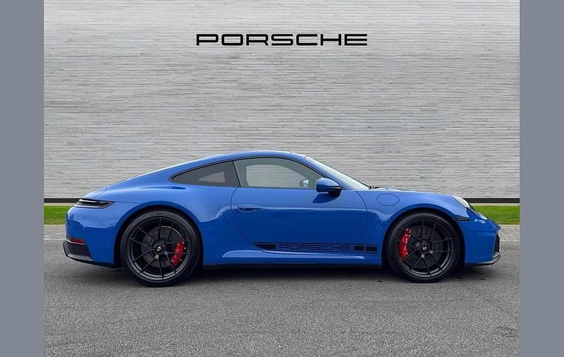 Begagnad Porsche 911 534 HK (392 kW) 2024 Blå Sportkupé