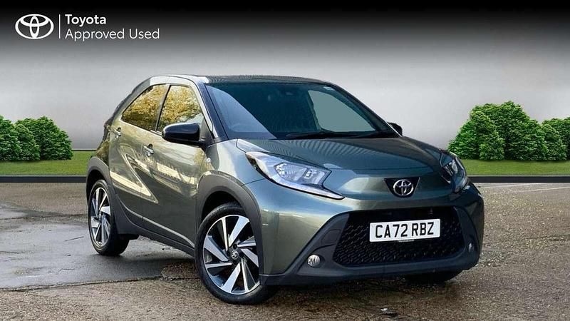 Cardamon green bitone Used 2022 Toyota Aygo X SUV | £11,444 - Image 1/4