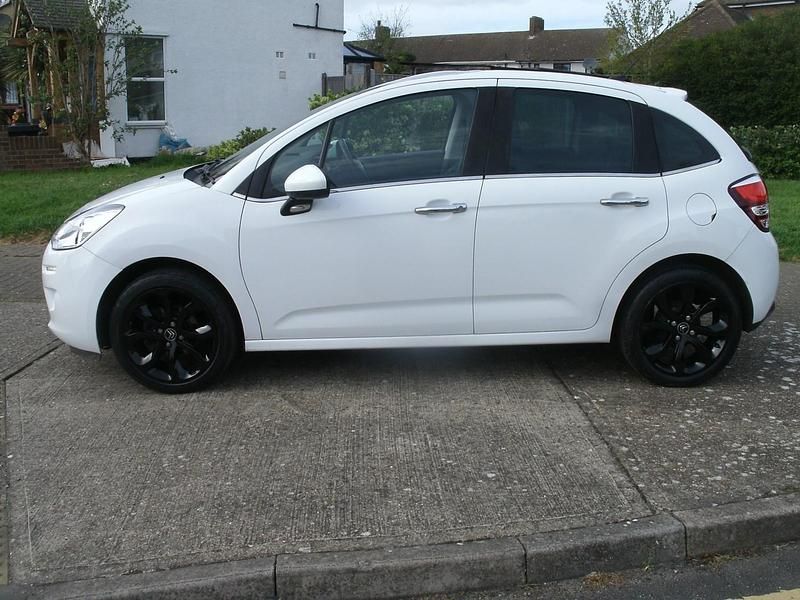 Usado Citroën C3 Platinum 110 HP (80 kW) 2017 Branco Citadino