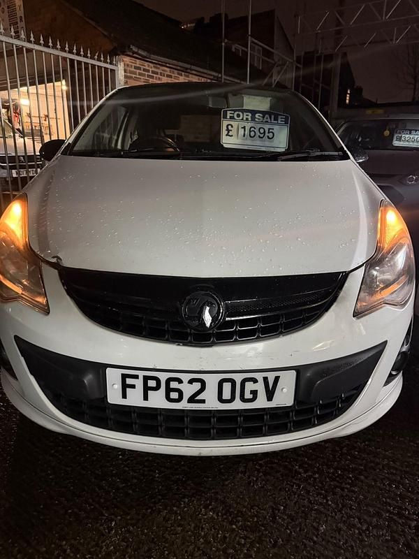 Used Vauxhall Corsa Edition 2012 White Hatchback