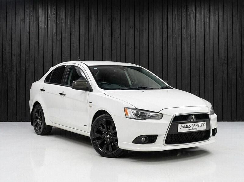Used Mitsubishi Lancer 2011 White Hatchback