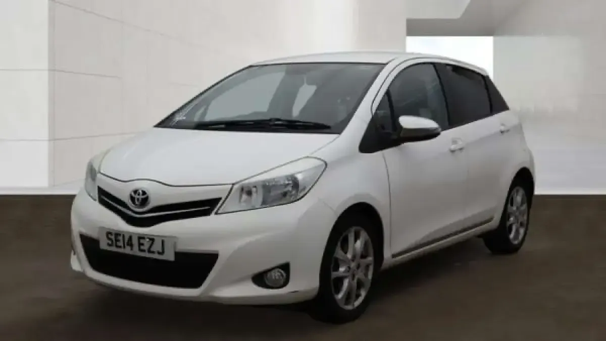 Used Toyota Yaris Trend 101 HP (74 kW) 2014 White Hatchback