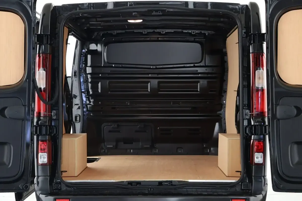 New Renault Trafic 2026 Black