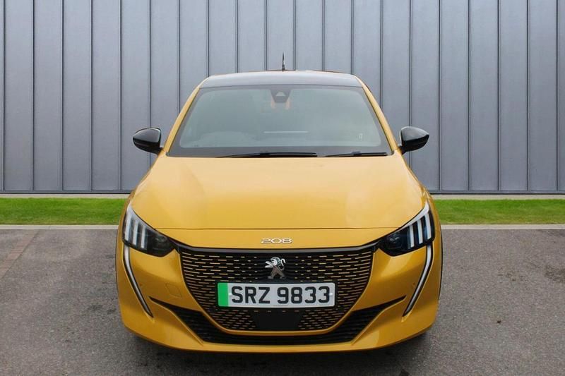 Used Peugeot e-208 GT 98 kW (134 HP) 2021 Yellow Hatchback