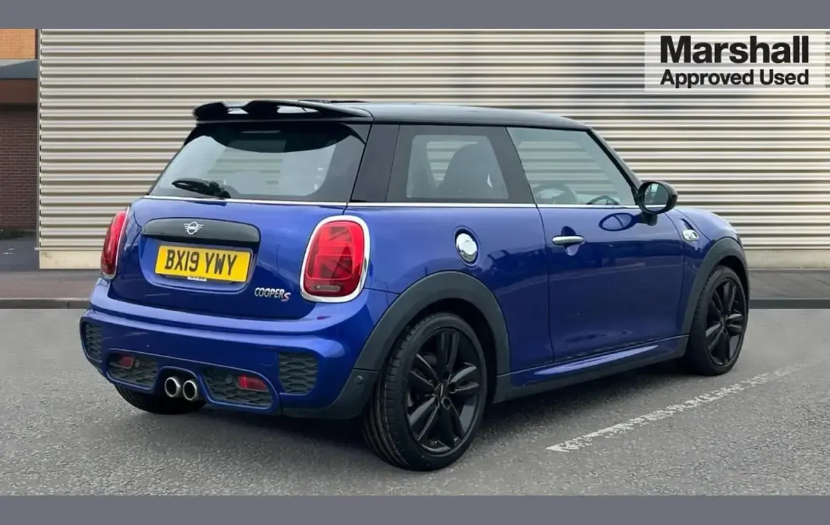 Used Mini Cooper S Comfort 192 HP (141 kW) 2019 Blue Hatchback