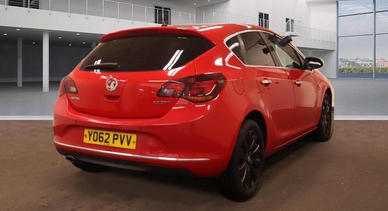 Used Vauxhall Astra Elite 165 HP (121 kW) 2012 Red Hatchback