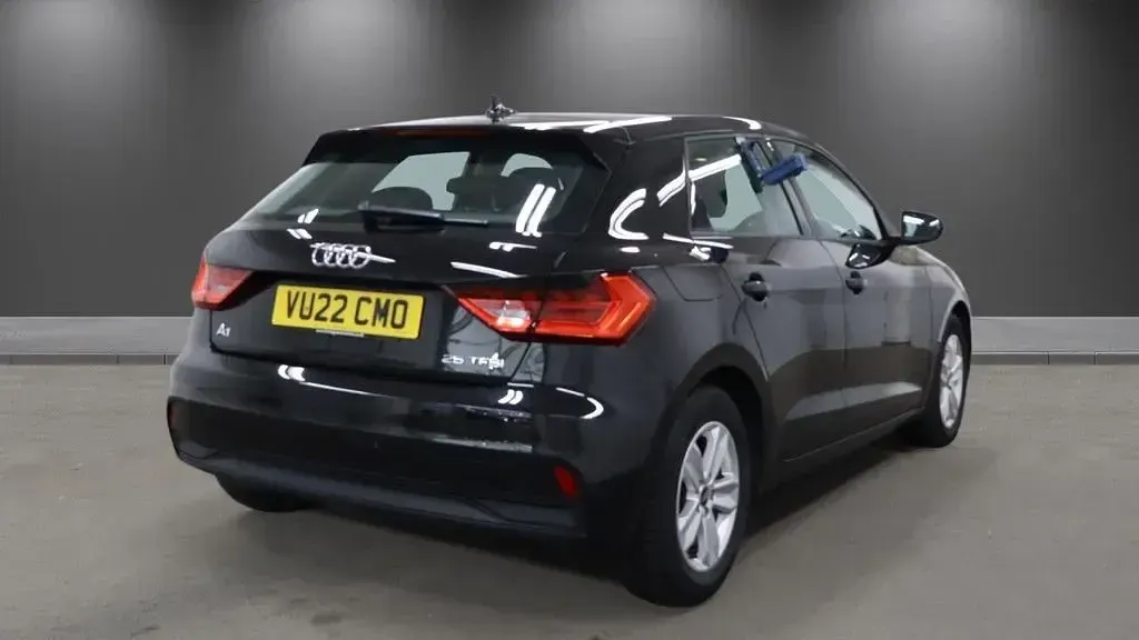 Used Audi A1 Sportback Comfort 95 HP (69 kW) 2022 Black Hatchback