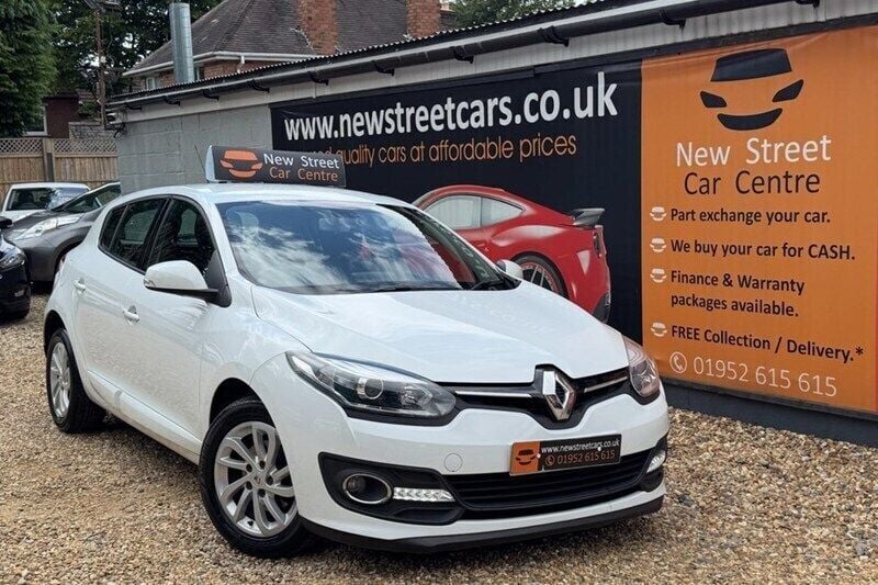 White Used 2014 Renault Mégane III Dynamique Hatchback | £4,984 (Fair price) - Image 1/1