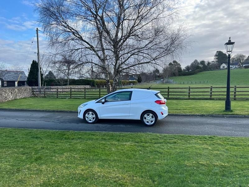 Used Ford Fiesta 85 HP (62 kW) 2020 White Hatchback