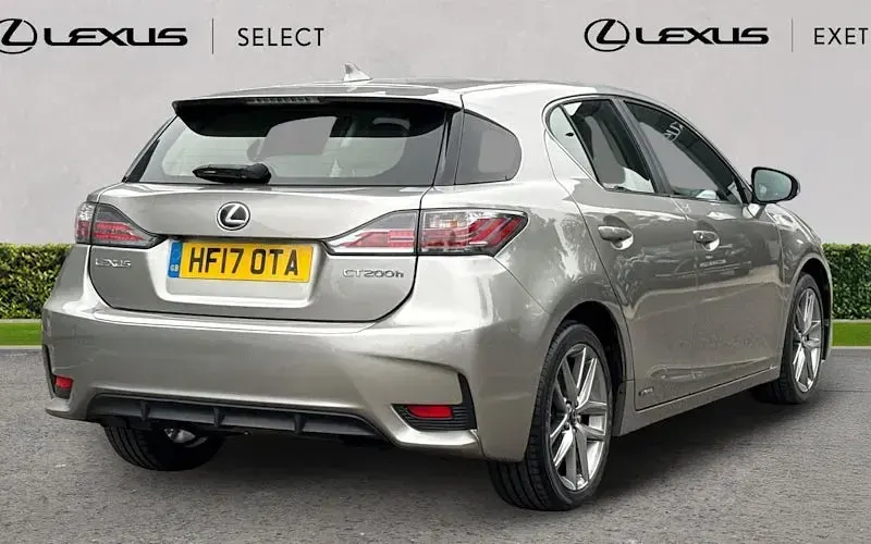 Used Lexus CT200h Executive Line 136 HP (100 kW) 2017 Silver Hatchback