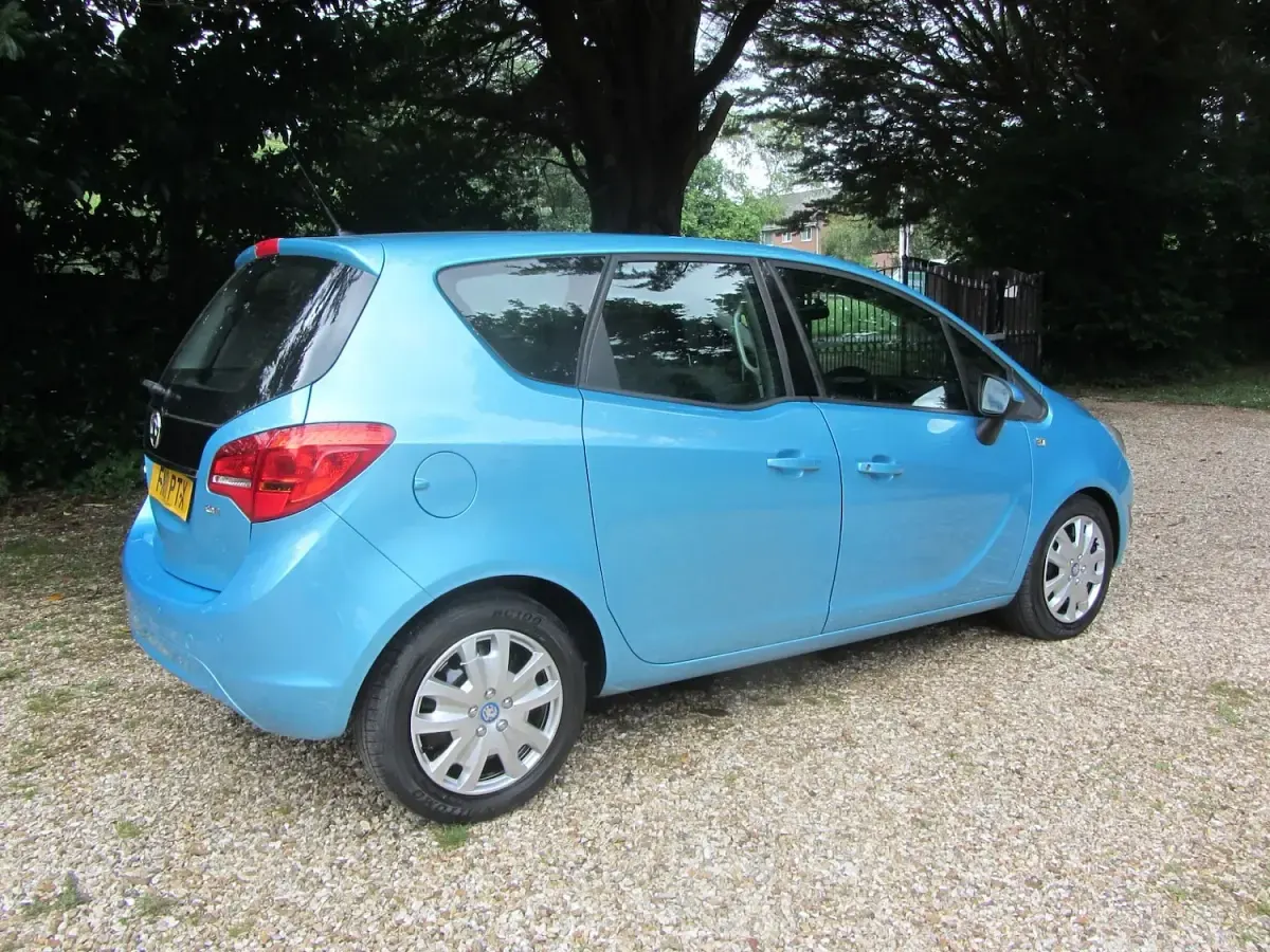 Used Vauxhall Meriva 2011 Blue MPV