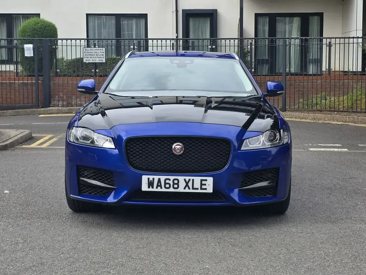 Used Jaguar XF Sportbrake Portfolio 250 HP (183 kW) 2018 Blue Estate