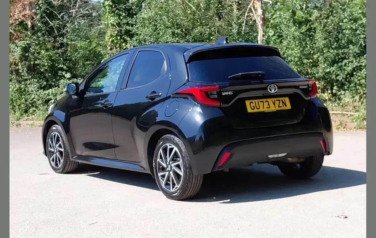 Used Toyota Yaris Design 113 HP (83 kW) 2023 Black Hatchback