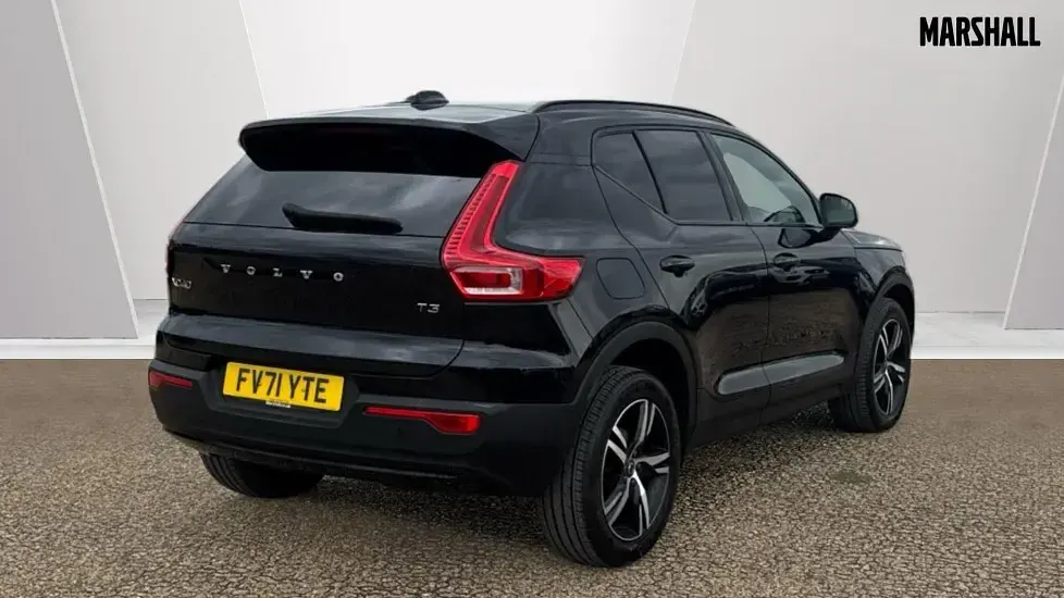 Used Volvo XC40 R-Design 163 HP (119 kW) 2021 Black SUV