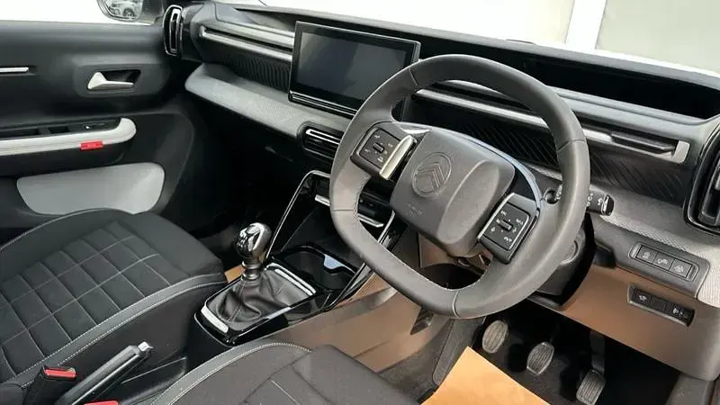 Used Citroën C3 101 HP (74 kW) 2026 White SUV