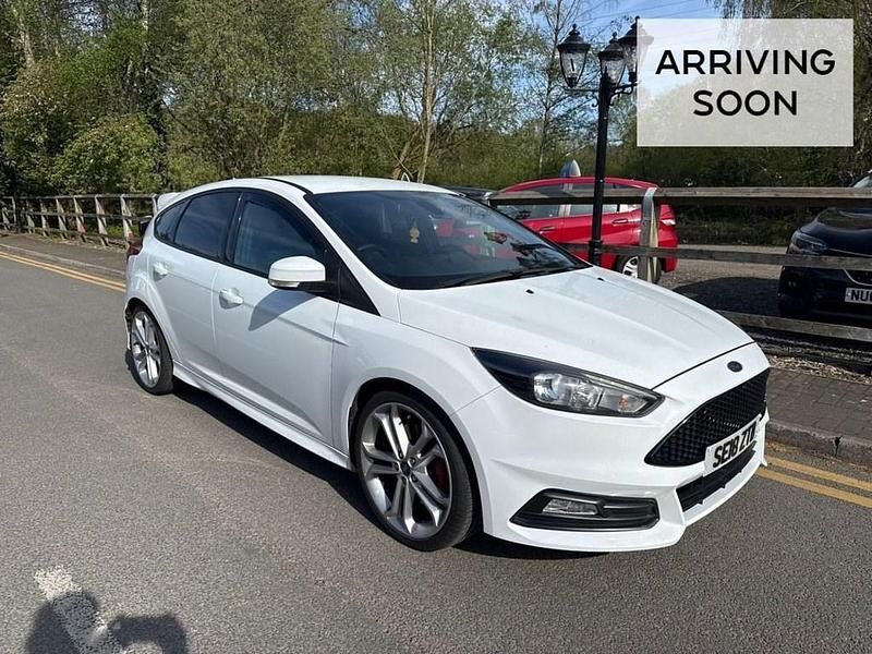 Usado Ford Focus ST 250 HP (183 kW) 2018 Branco Citadino