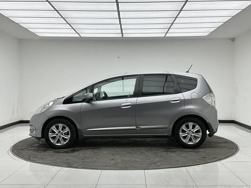 Second-hand Honda Jazz Hybrid 102 CP (75 kW) 2011 Argintiu Hatchback