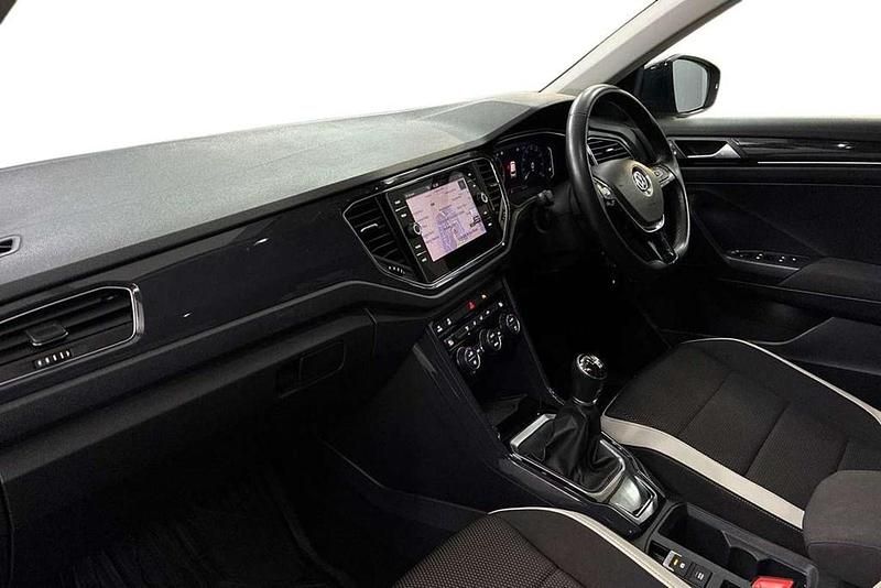 Begagnad VW T-Roc SEL 150 HK (110 kW) 2018 Blå SUV