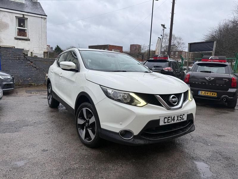 Used Nissan Qashqai Acenta 110 HP (80 kW) 2014 White SUV