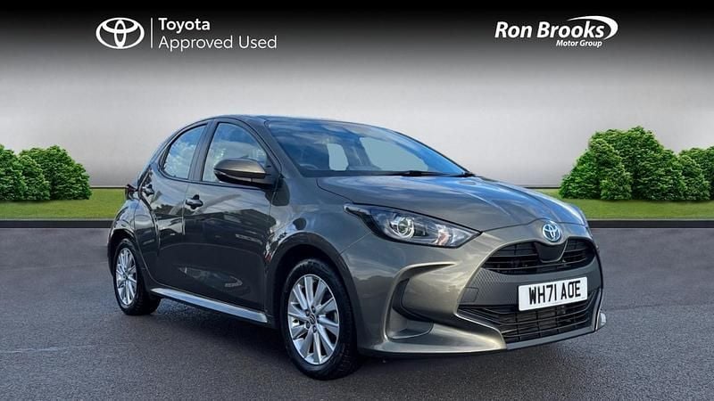 Bronze Used 2021 Toyota Yaris Hybrid Hatchback | £15,977 (Good price) - Image 1/4