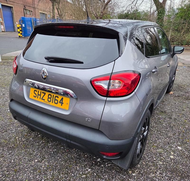 Used Renault Captur Dynamique 90 HP (66 kW) 2014 Grey SUV
