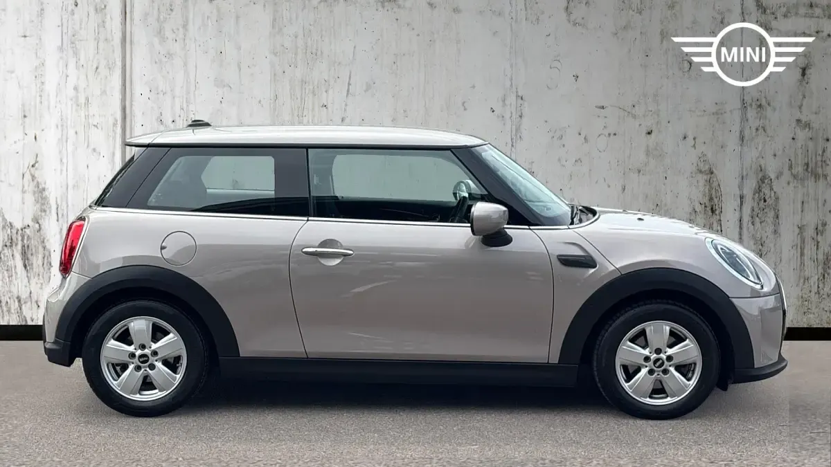 Used Mini Cooper Classic 136 HP (100 kW) 2022 Rooftop grey Hatchback