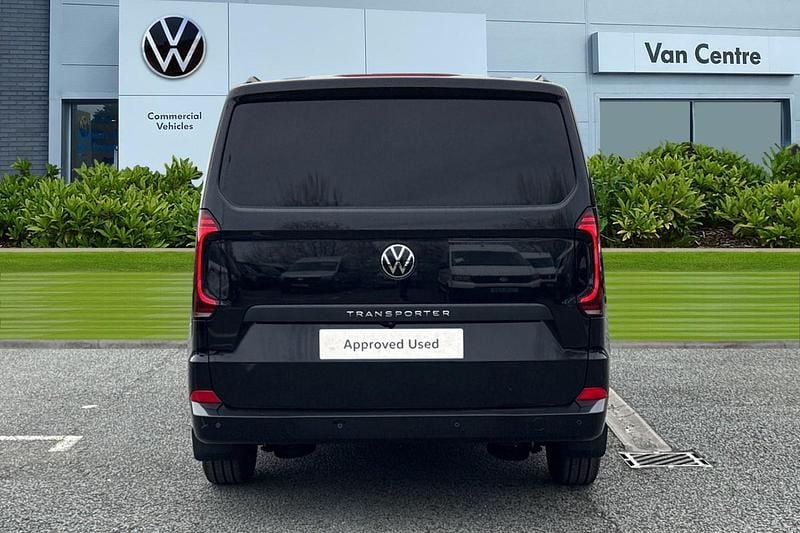 New VW Transporter Pro 148 HP (108 kW) 2026 Black Van