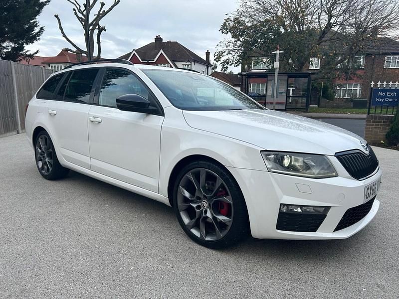 Used Skoda Octavia vRS 2016 White Hatchback