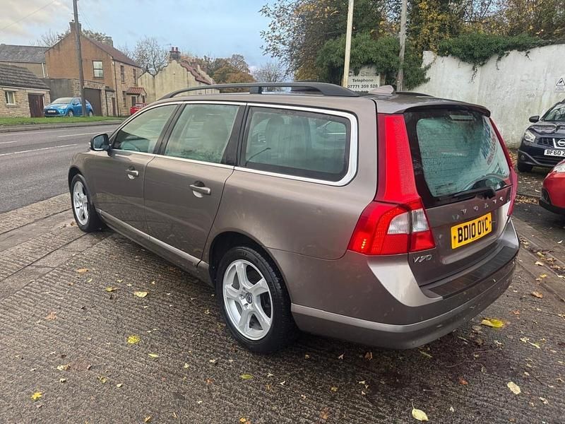 Grey Used 2010 Volvo V70 SE Estate | £4,999 (Fair price) - Image 1/4