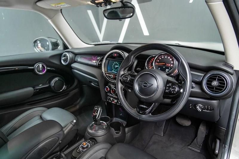 Used Mini Cooper S Exclusive 192 HP (141 kW) 2020 Silver Hatchback