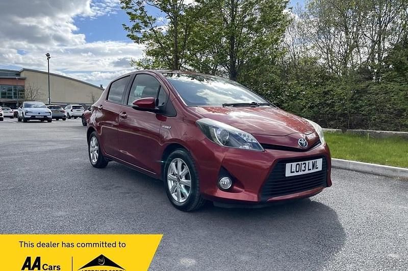 Used Toyota Yaris Hybrid T4 2013