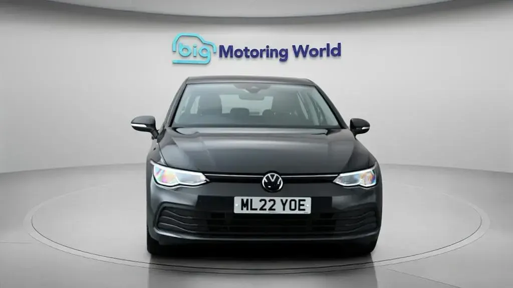 Used VW Golf VIII Life 131 HP (96 kW) 2022 Grey Hatchback