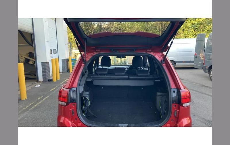 Used Mitsubishi Outlander P-HEV 221 HP (162 kW) 2018 Red SUV