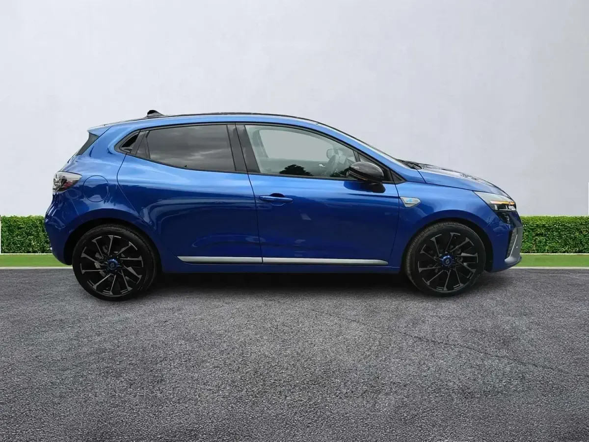 Used Renault Clio Esprit Alpine 90 HP (66 kW) 2025 Blue Hatchback