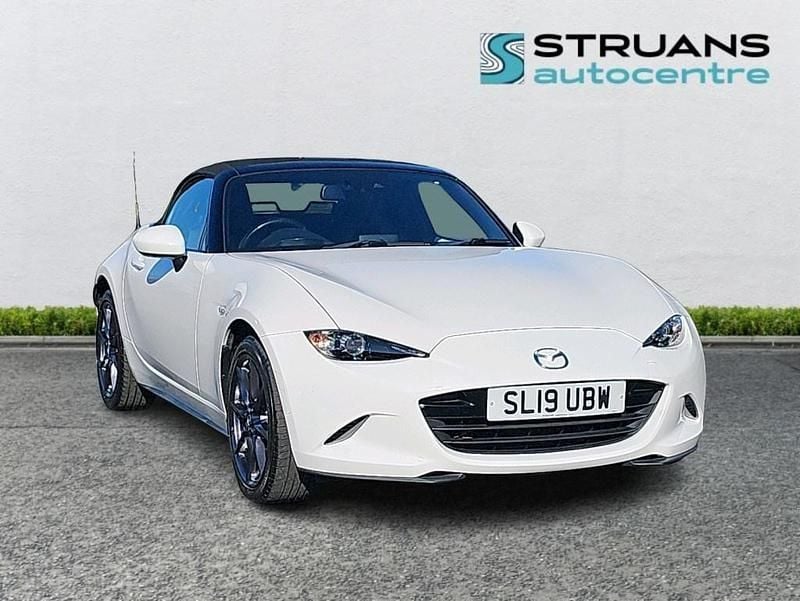 Used Mazda MX5 Inclusive 184 HP (135 kW) 2019 White Cabriolet