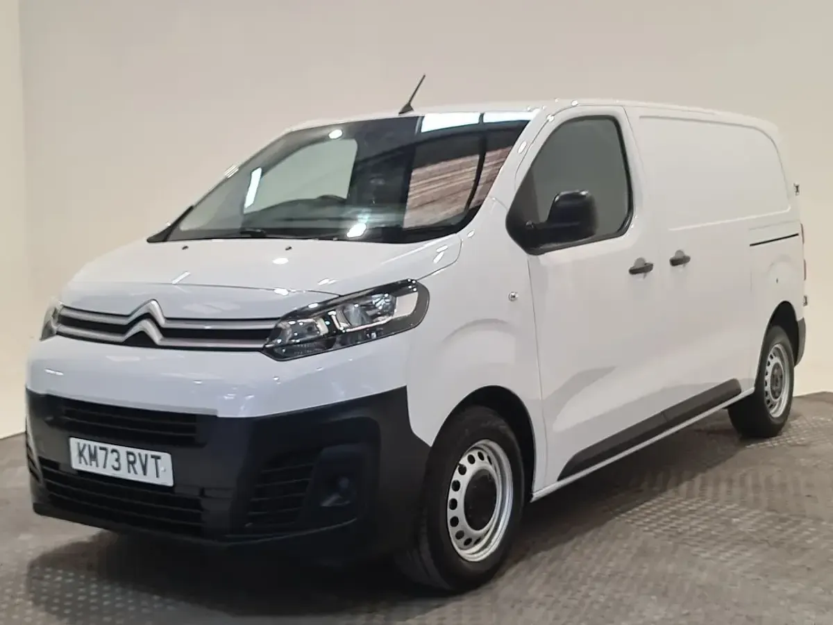 Used Citroën Dispatch 100 HP (73 kW) 2023 White MPV