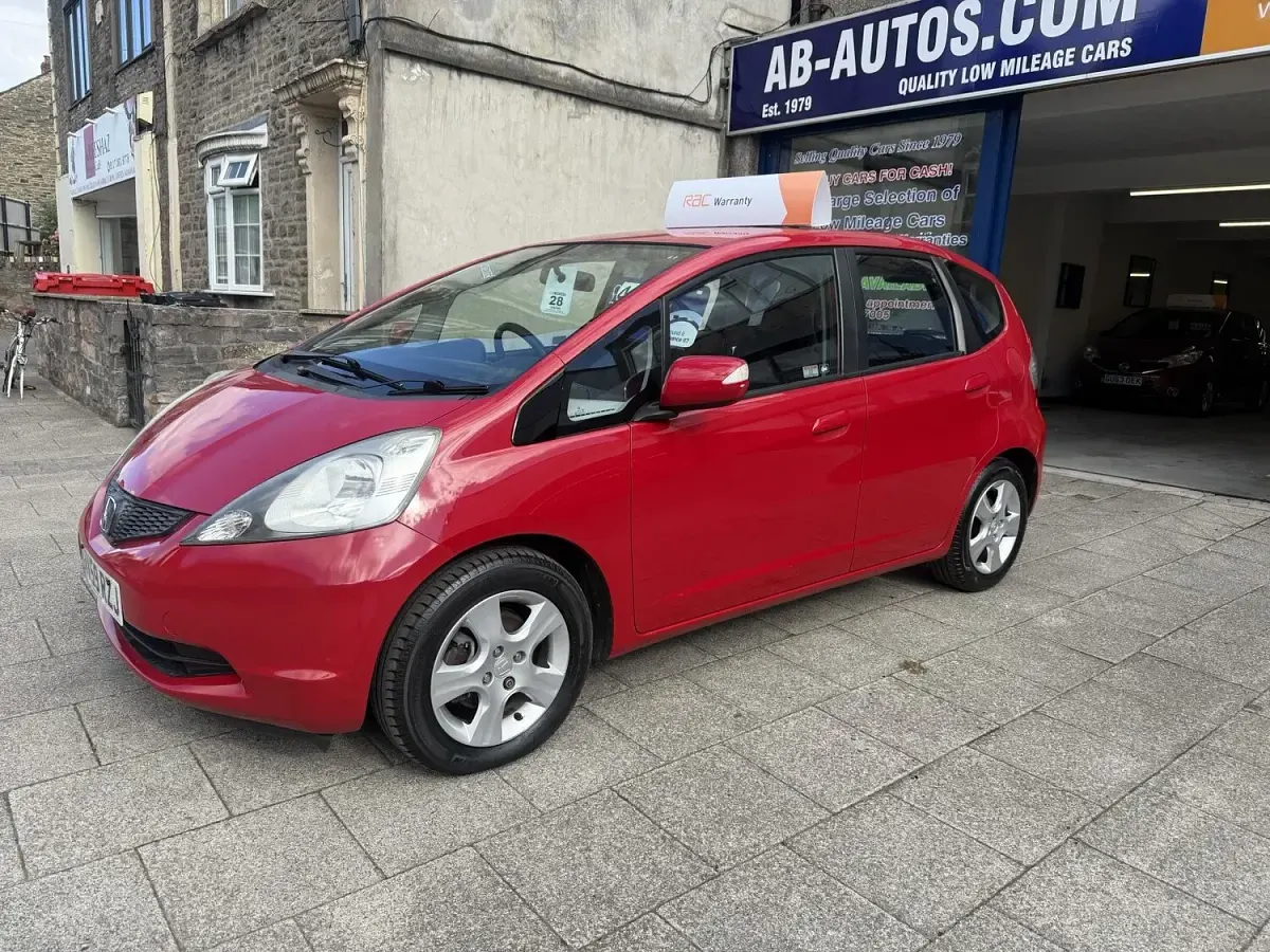 Used Honda Jazz ES 2009 Red Hatchback