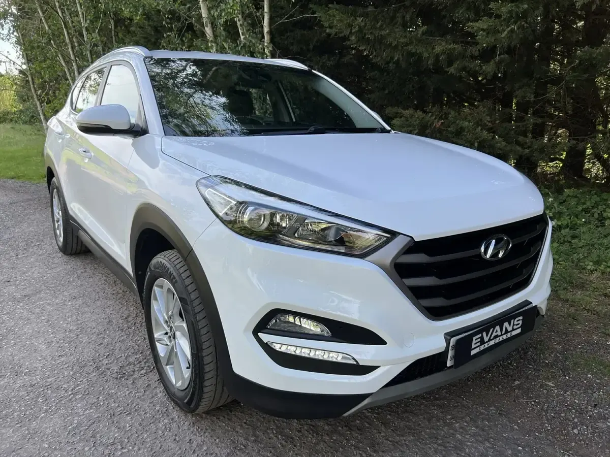 Used Hyundai Tucson SE 177 HP (130 kW) 2018 White SUV