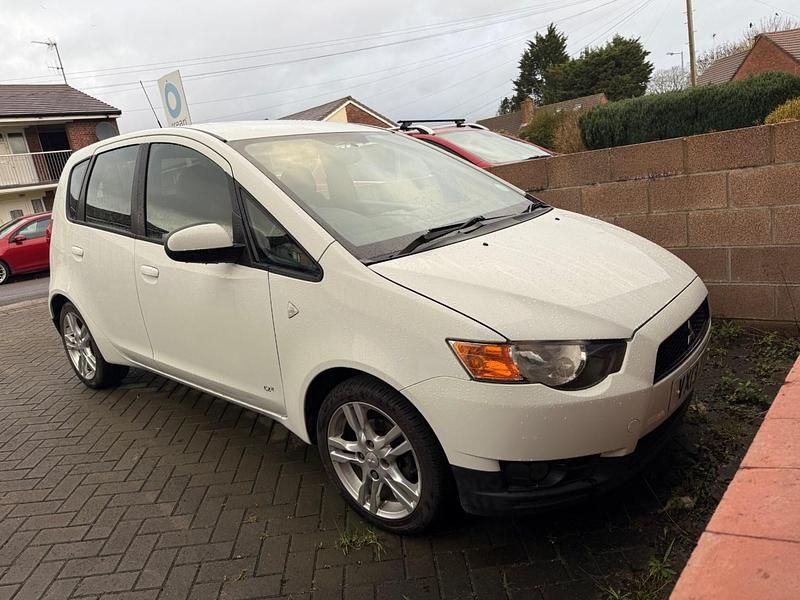 Used Mitsubishi Colt 2013 White Hatchback