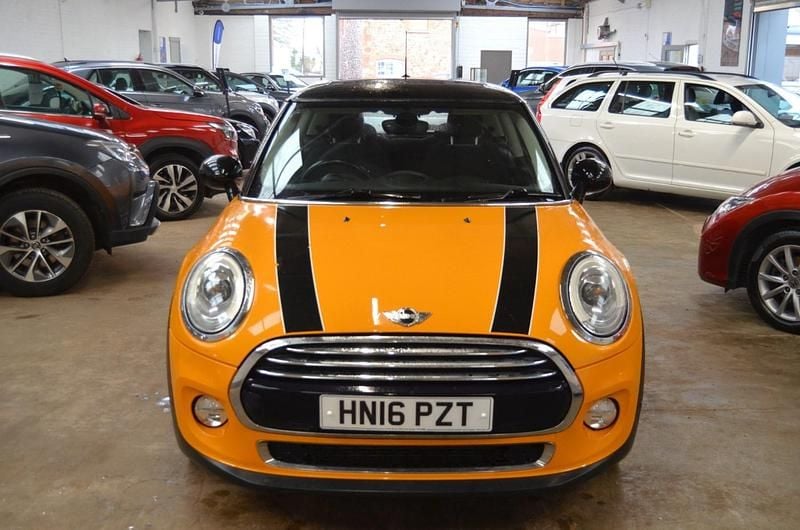 Used Mini Cooper Hatch 136 HP (100 kW) 2016 Orange Hatchback