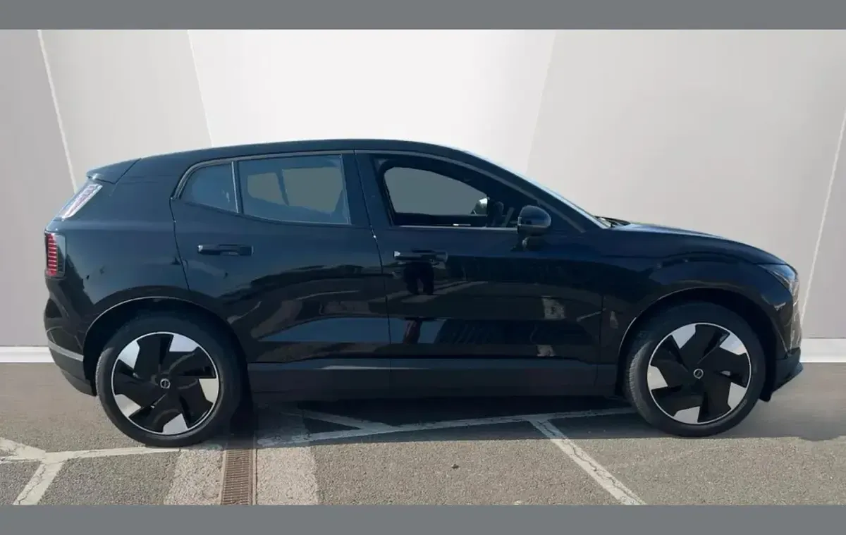New Volvo EX30 Plus 196 kW (267 HP) 2026 Black SUV